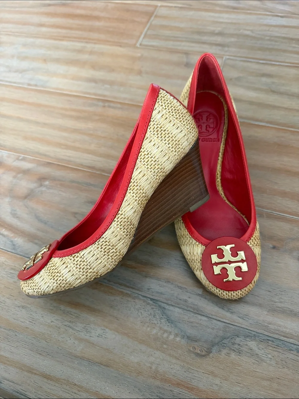 Tory Burch Sally Raffia Straw Wedge / size 5.5